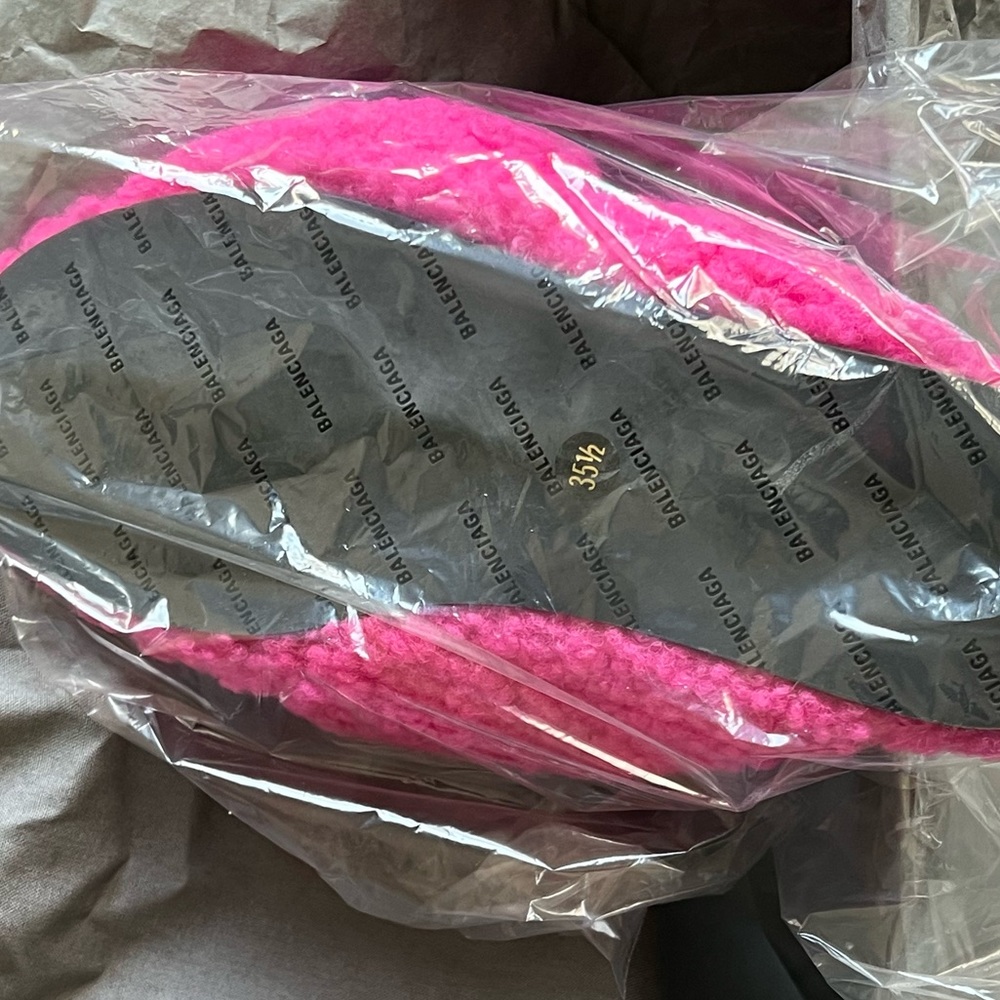 Balenciaga Drapy Faux Shearling Sandals - Picture 11 of 12